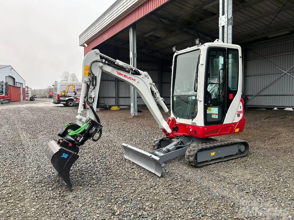 Takeuchi TB320 小型挖掘机