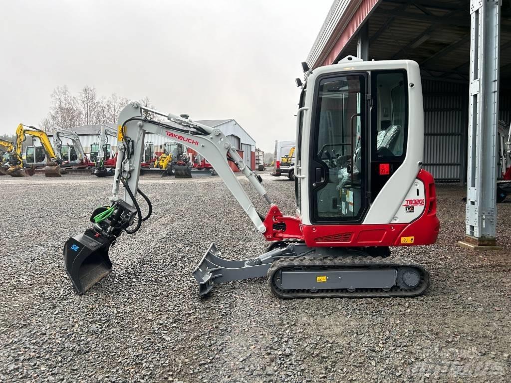 Takeuchi TB320 小型挖掘机