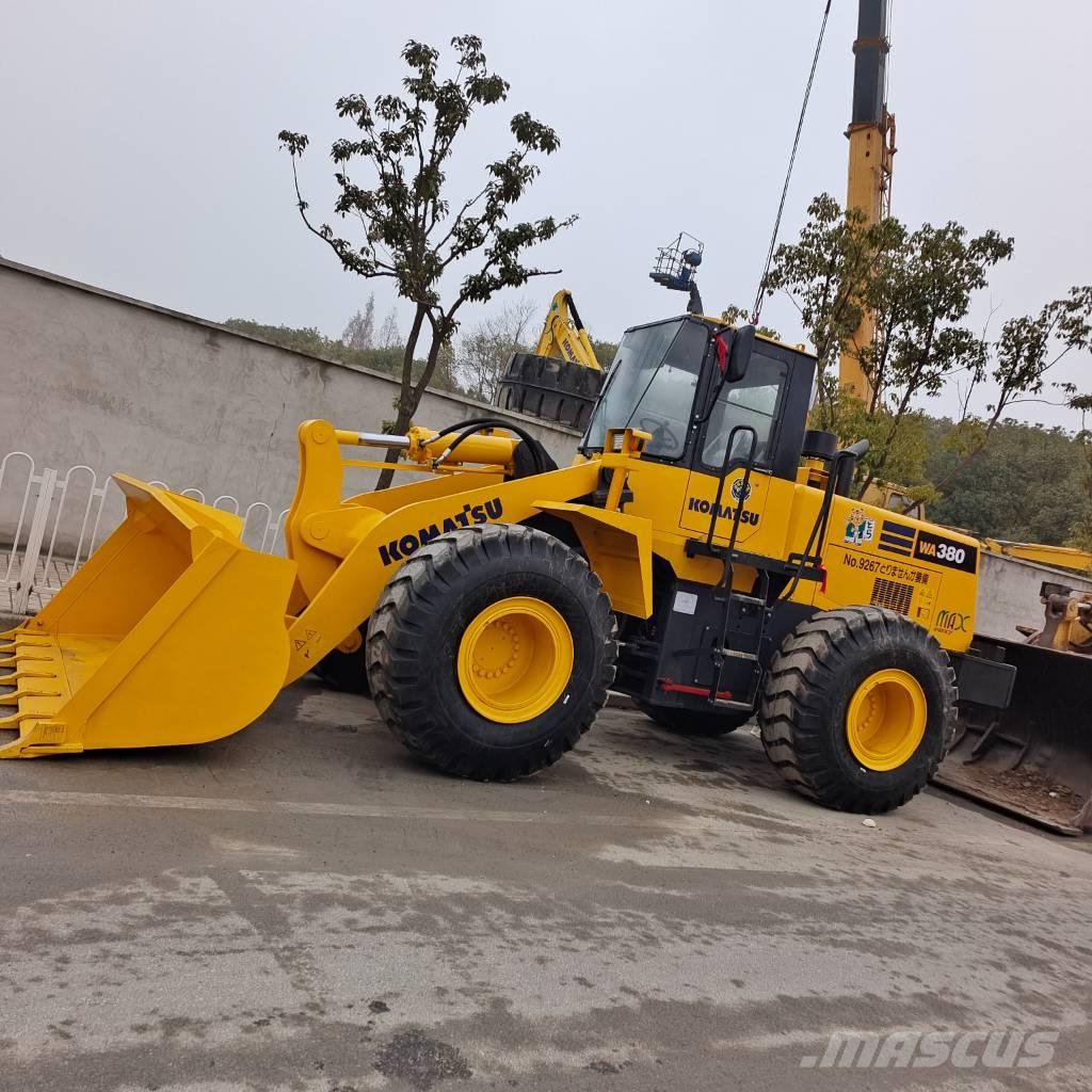 Komatsu WA 380 轮式装载机