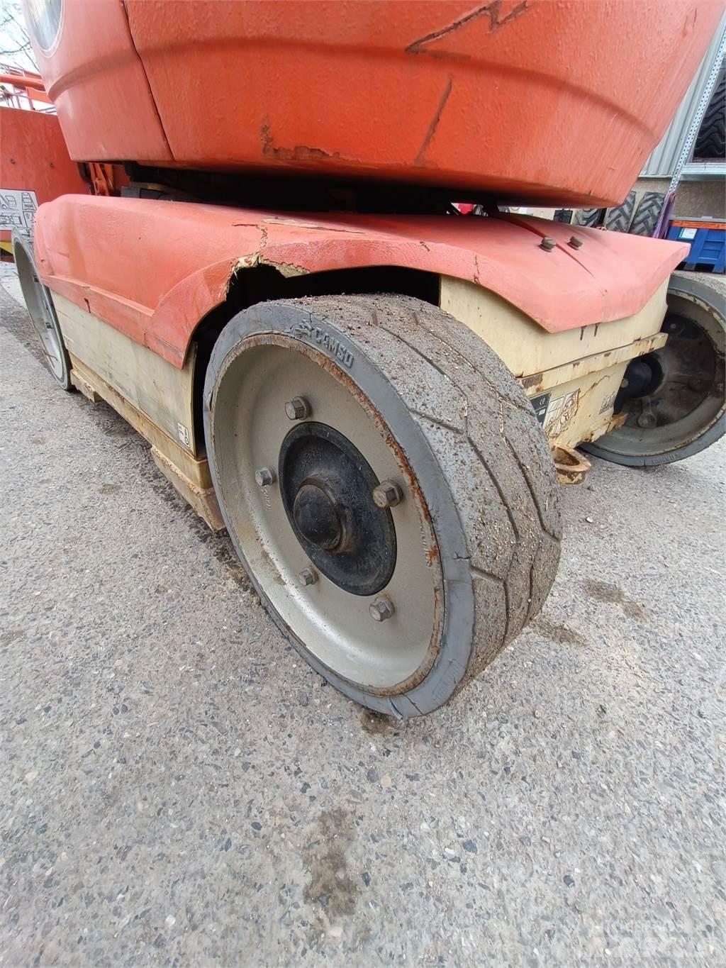 JLG T10E 其他升降机和高空作业平台