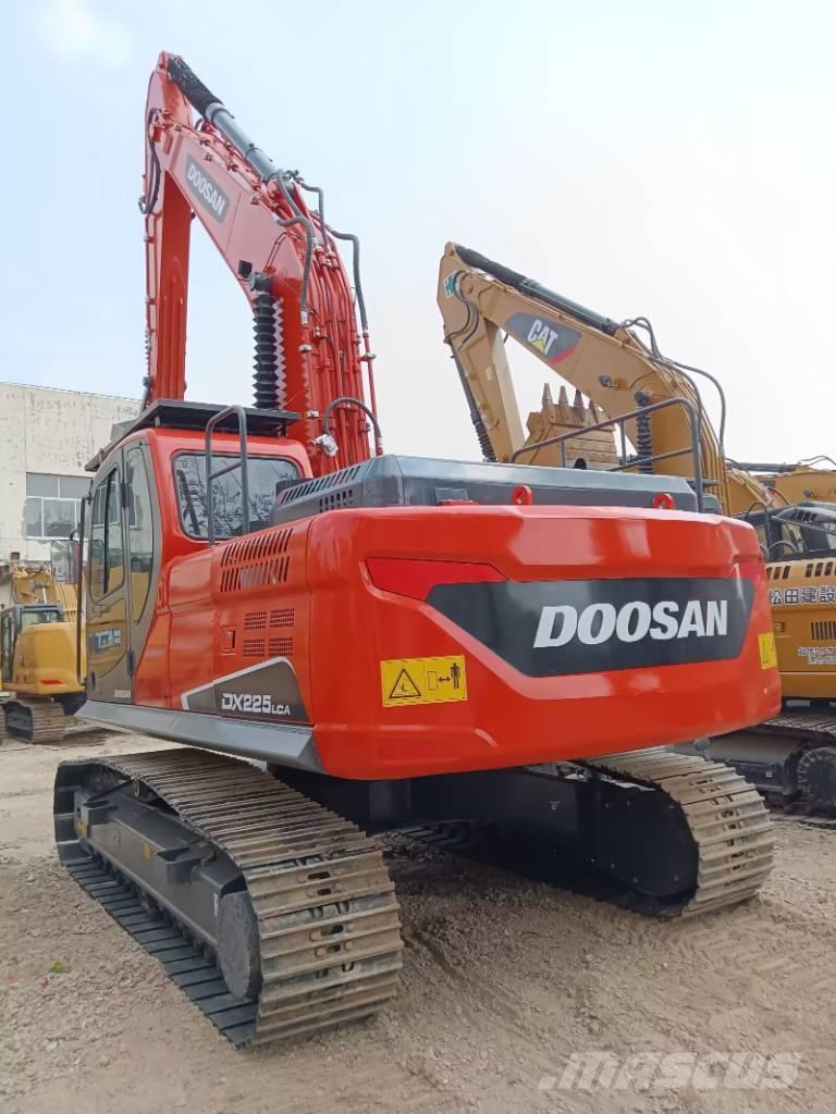 Doosan DX 225 LC-9T 履带挖掘机