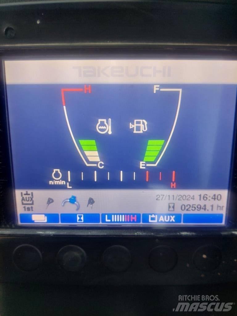 Takeuchi TB 230 小型挖掘机