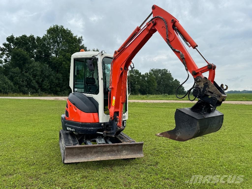 Kubota U 25-3 小型挖掘机