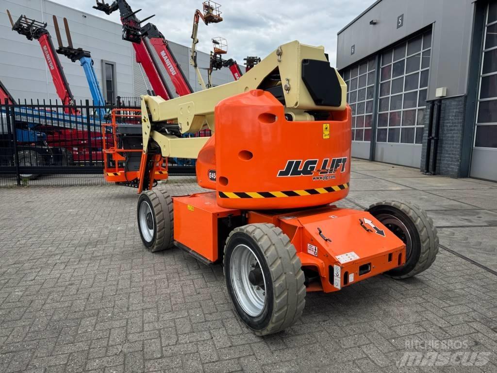 JLG E 450 AJ 曲臂高空工作平台