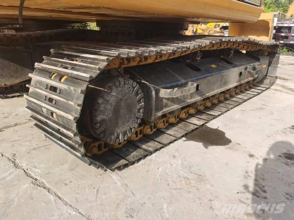 CAT 320D2 履带挖掘机
