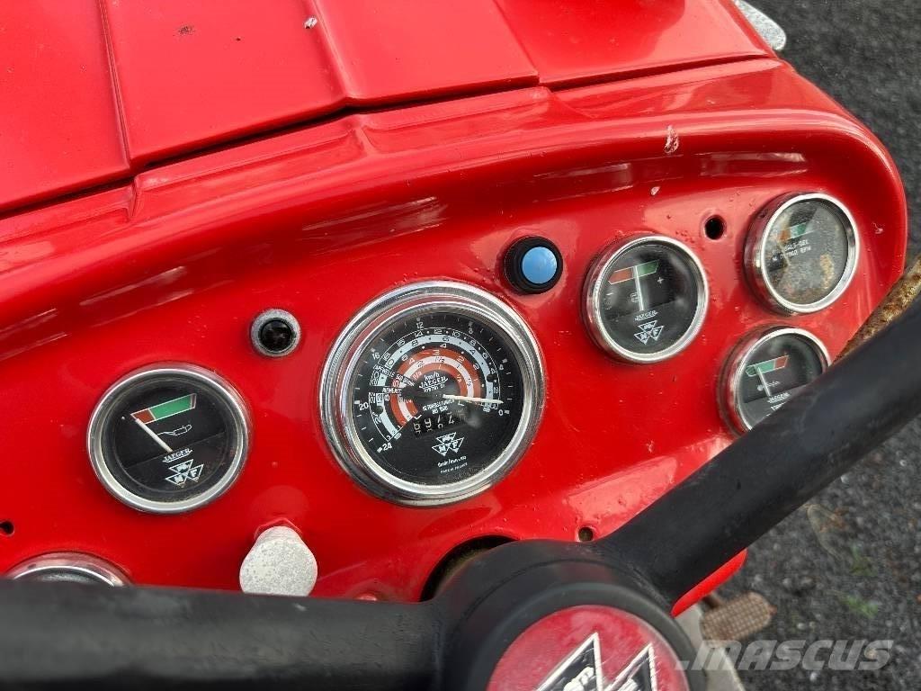 Massey Ferguson 152 拖拉机/农用车