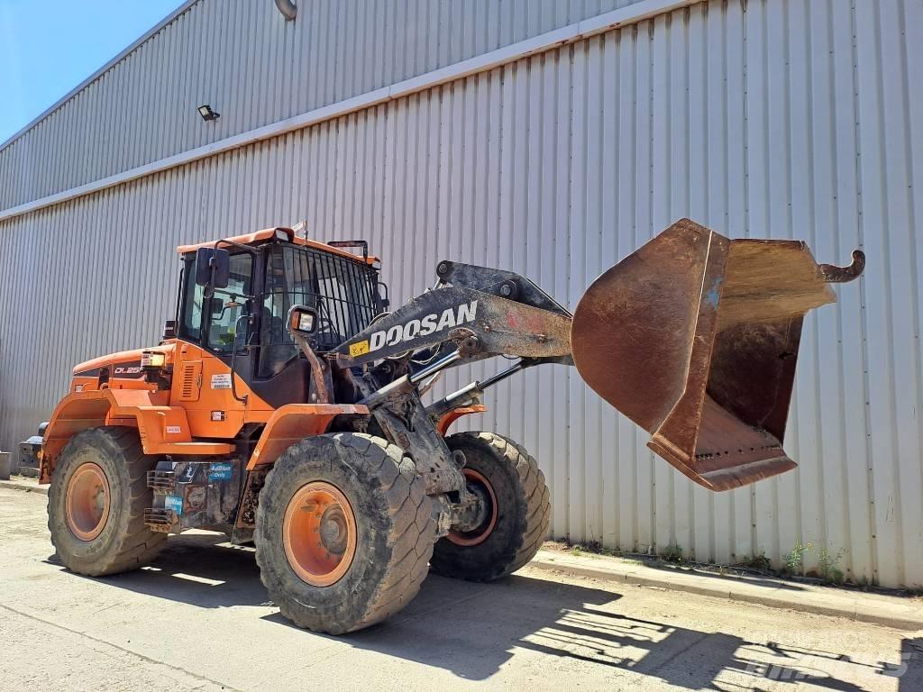 Doosan DL 250 轮式装载机