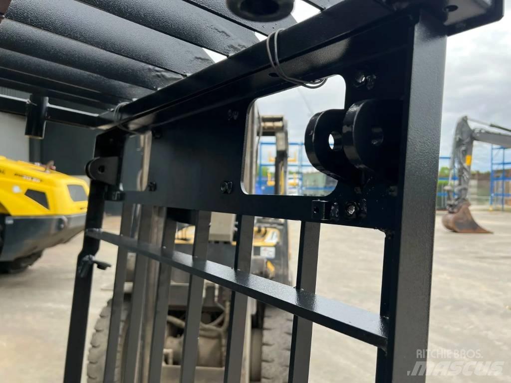 CAT 320D Guard 驾驶室与内部