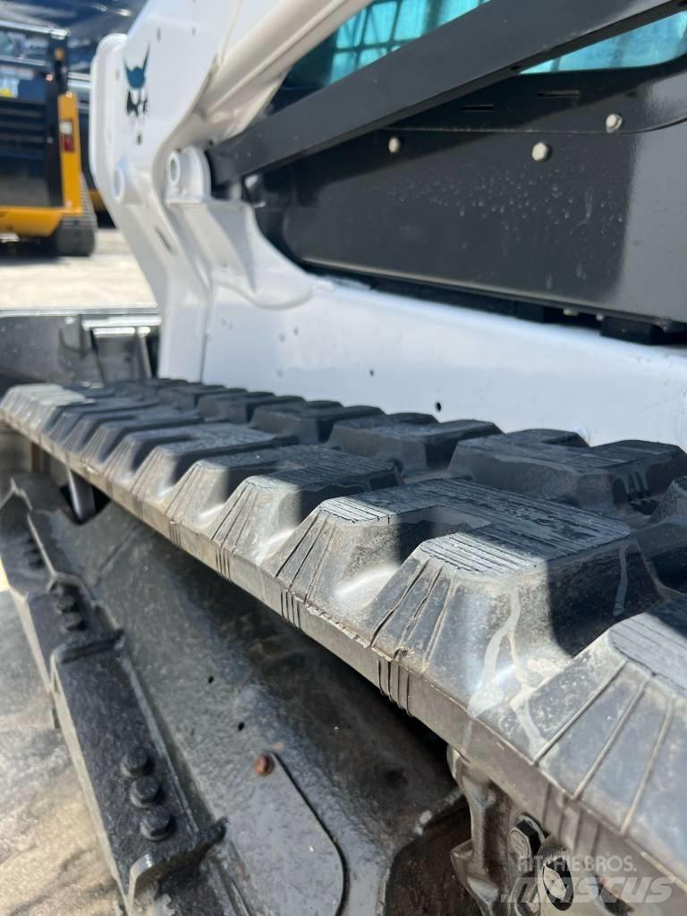 Bobcat T 590 滑移装载机