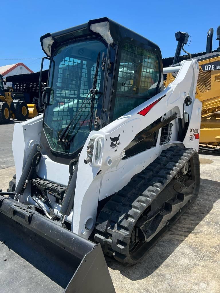 Bobcat T 590 滑移装载机