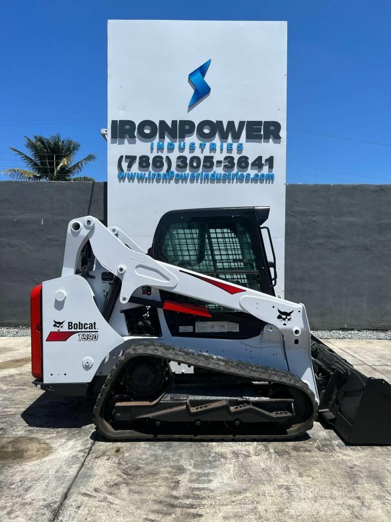 Bobcat T 590 滑移装载机