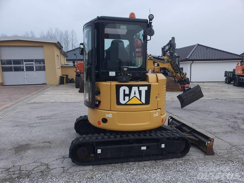 CAT 303.5 E CR 小型挖掘机