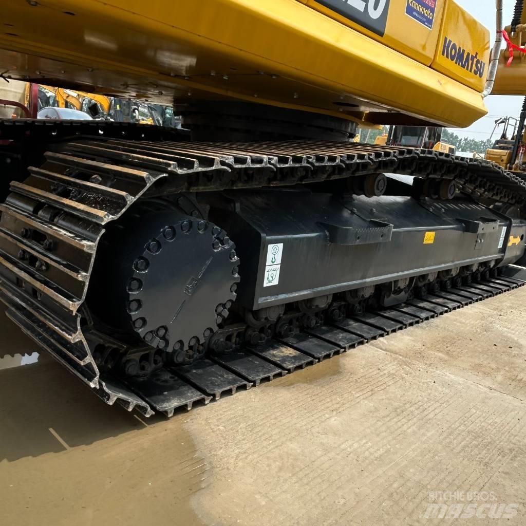Komatsu 220-8 履带挖掘机