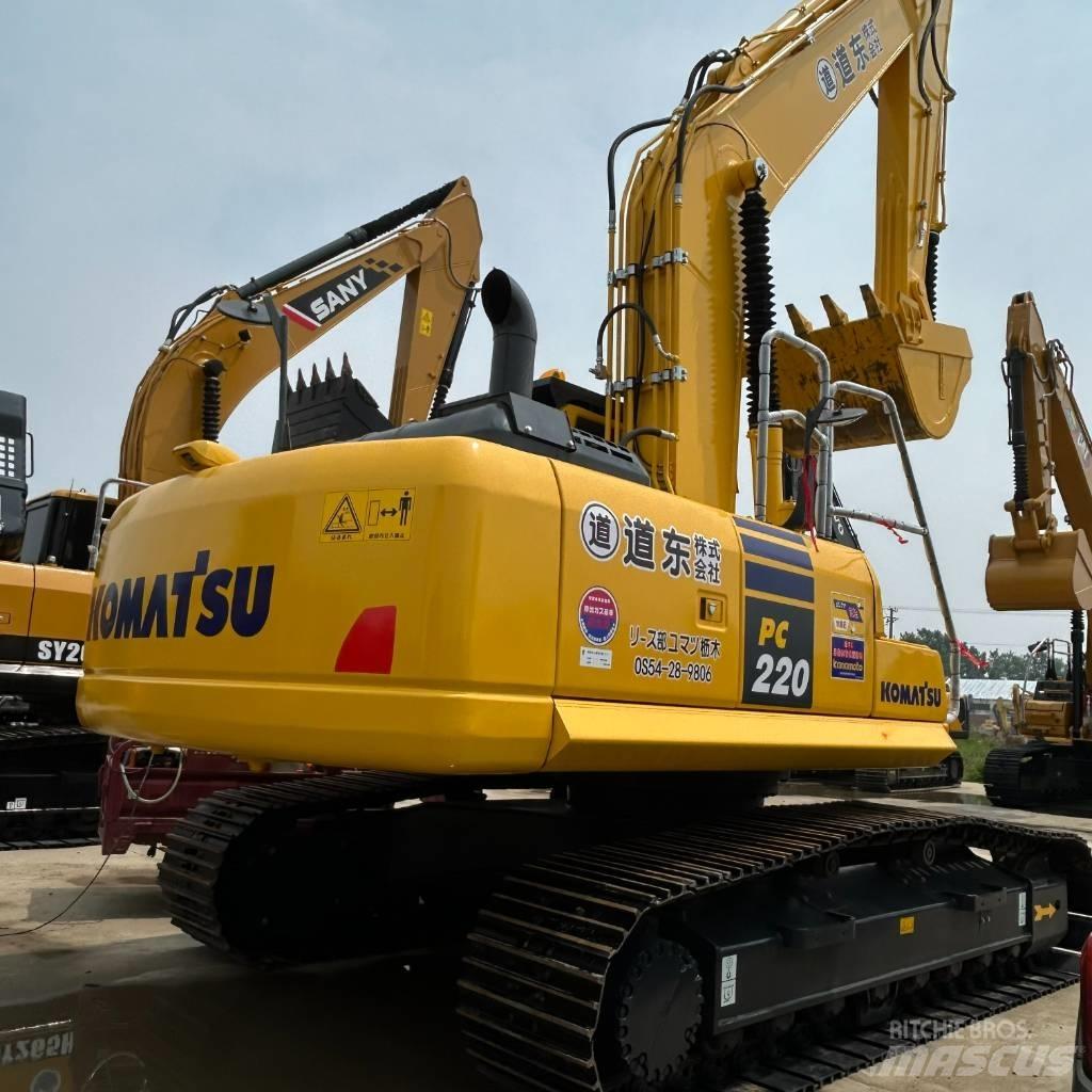 Komatsu 220-8 履带挖掘机