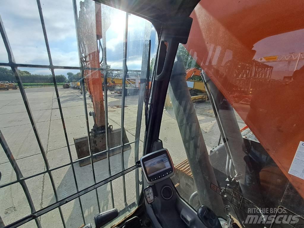 Doosan DX235LCR-5 履带挖掘机