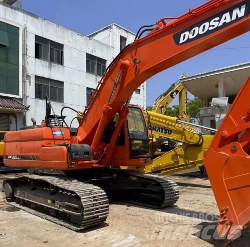 Doosan DX225LC 履带挖掘机