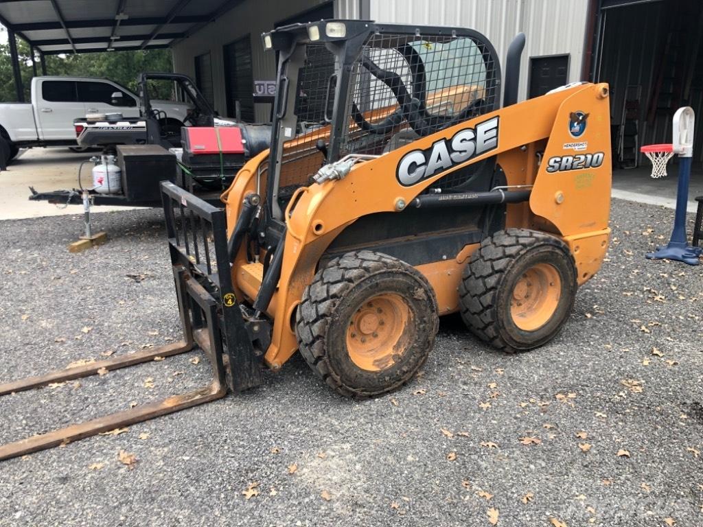 CASE SR 210 滑移装载机