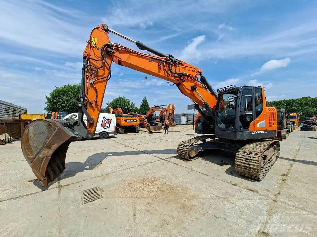 Doosan DX 235 LCR-5 履带挖掘机