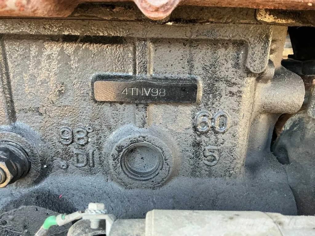 Takeuchi TB175 小型挖掘机