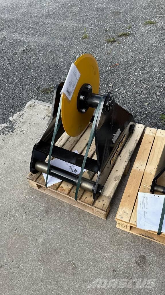 Engcon TC33 S70 液压剪