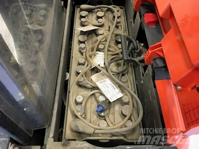 Toyota SWE 120 L 手推堆垛车