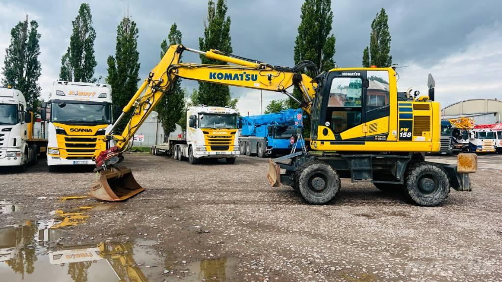 Komatsu PW 158 轮式挖掘机