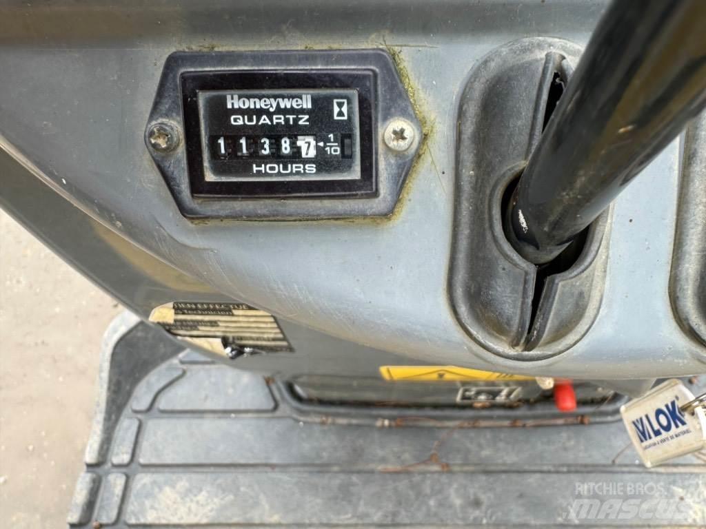 Yanmar SV08 (AH896) 小型挖掘机