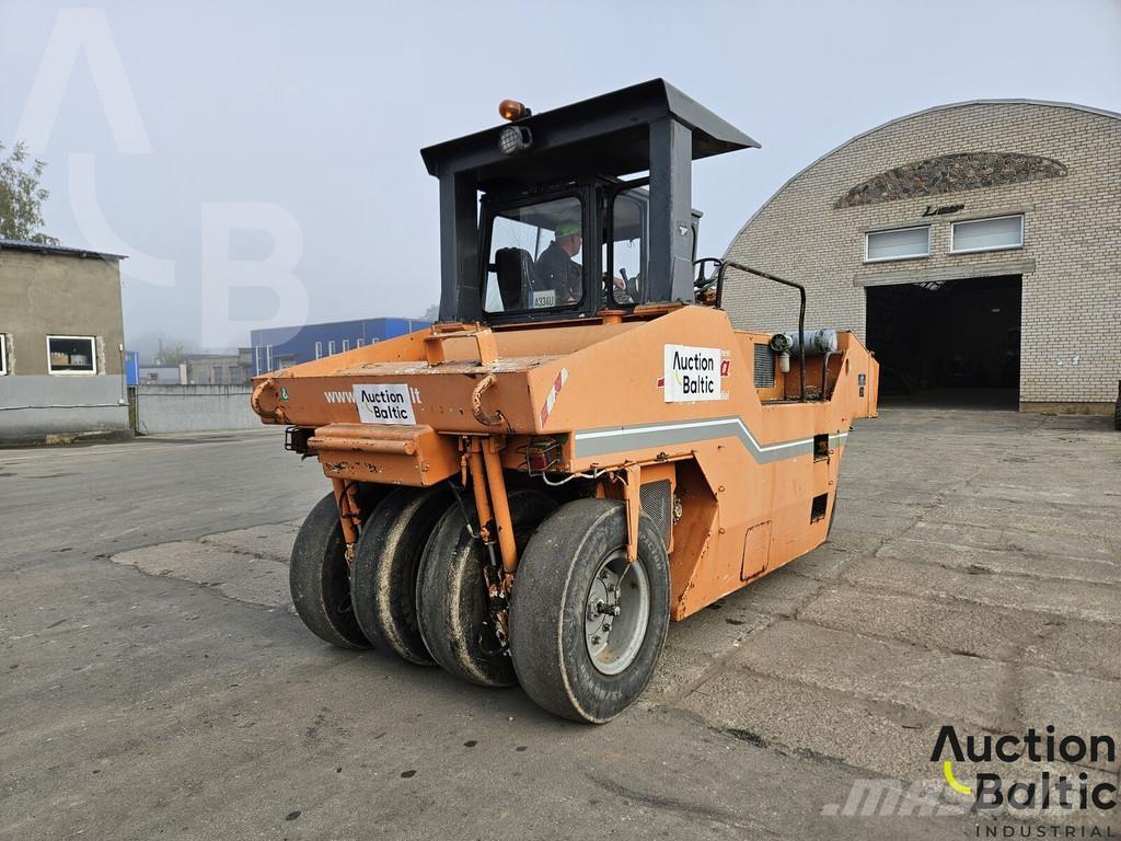 Corinsa CCN 1222 胶轮压路机