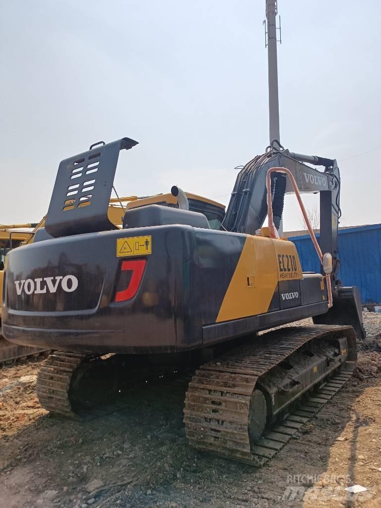 Volvo EC 210 中型挖掘机