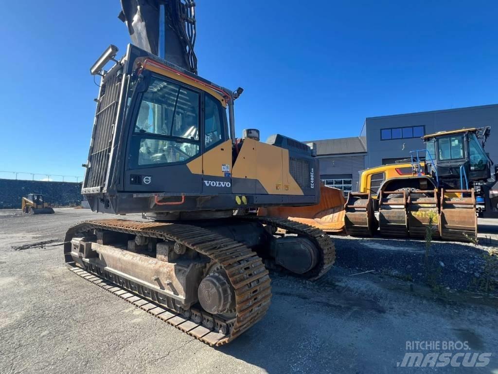 Volvo EC480EHR 组装挖掘机