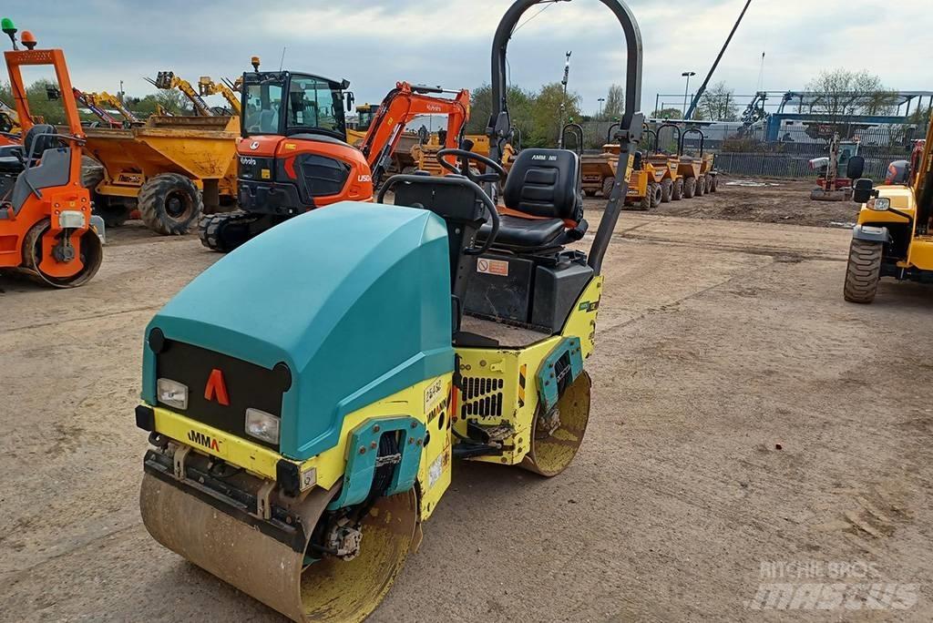 Ammann APX12 双轮压路机