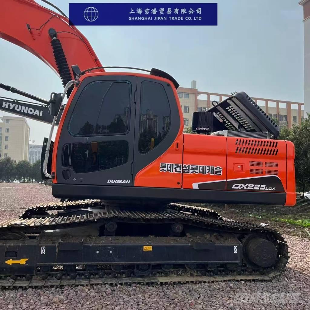 Doosan DX 225 履带挖掘机