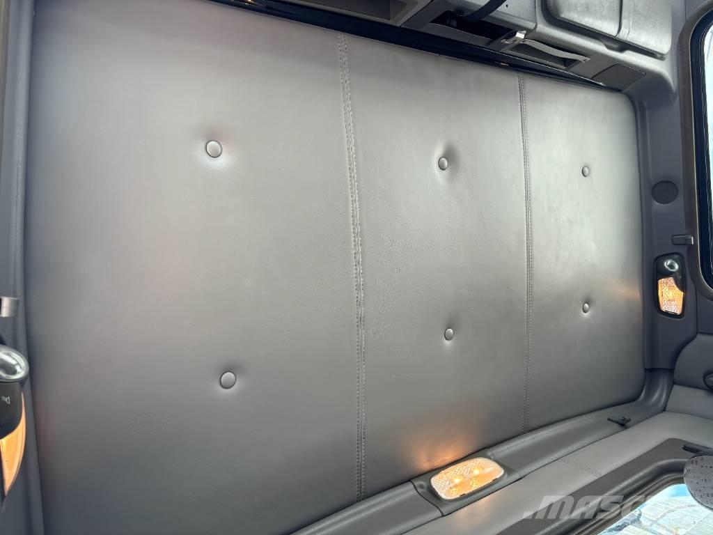 Kenworth T 800 牵引车