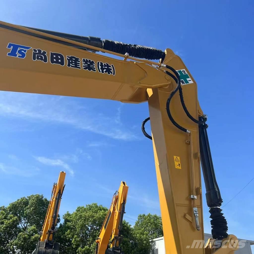 CAT 320d2 中型挖掘机
