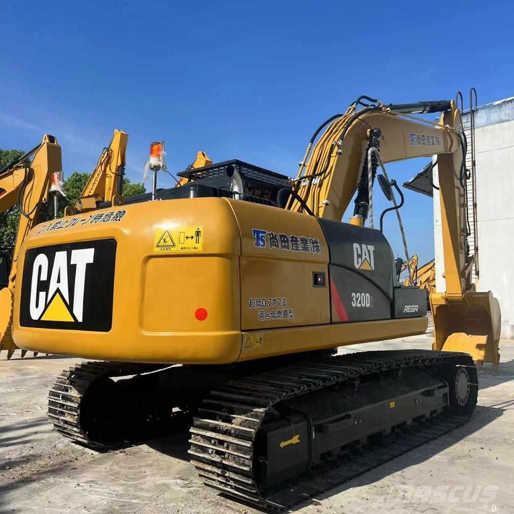 CAT 320d2 中型挖掘机