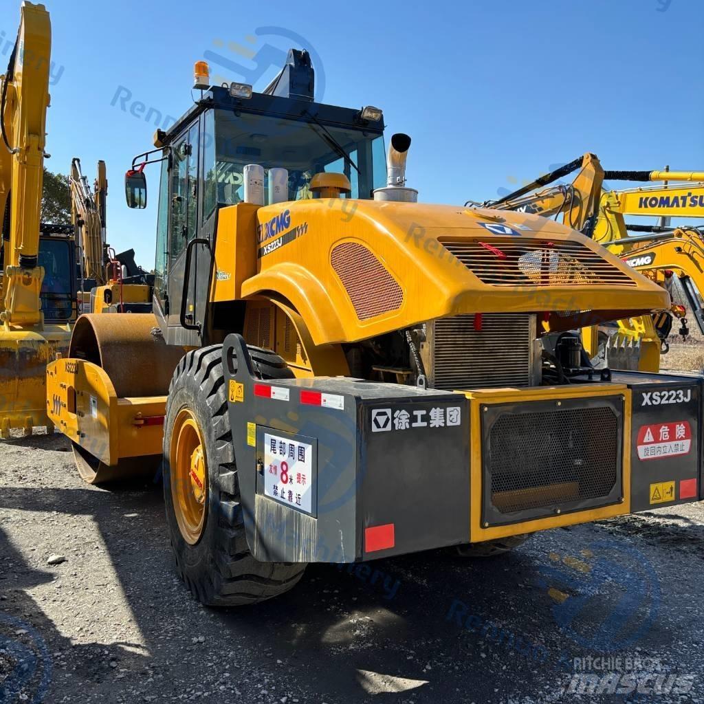 XCMG XS223J 单轮压路机