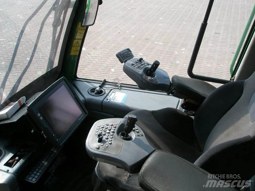 John Deere 1270E 收割机