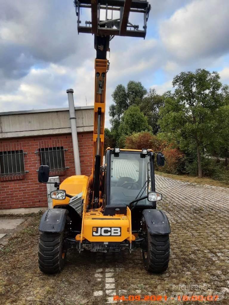 JCB 525-60 伸缩臂叉装车|叉装车