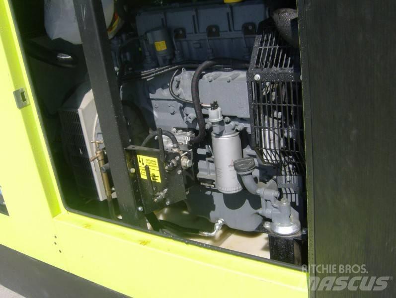 Pramac GSW110 拖车式灯塔