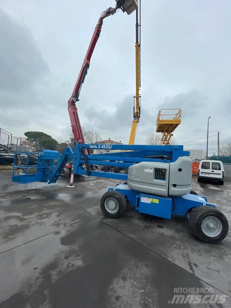 Genie Z 45/25 BI 曲臂高空工作平台