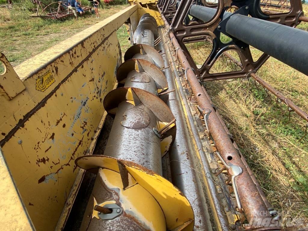New Holland TX 68 联合收割机
