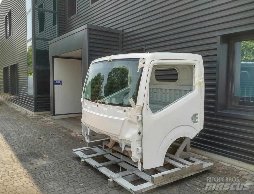 Renault Maxity 驾驶室与内部