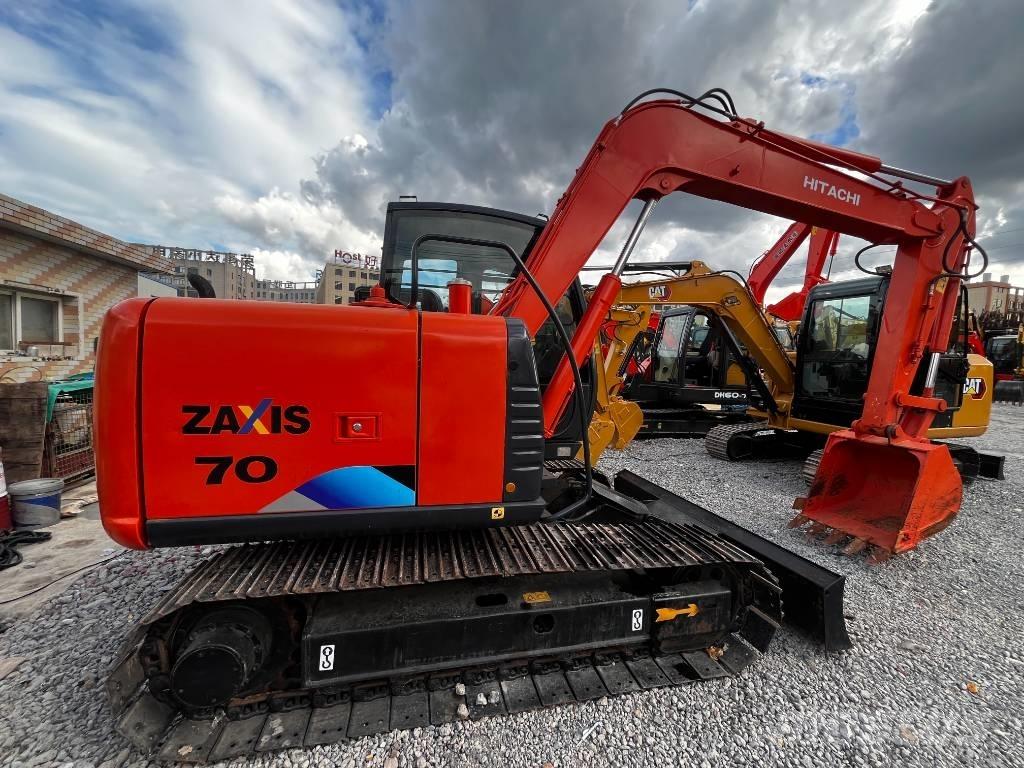 Hitachi ZX 70 中型挖掘机