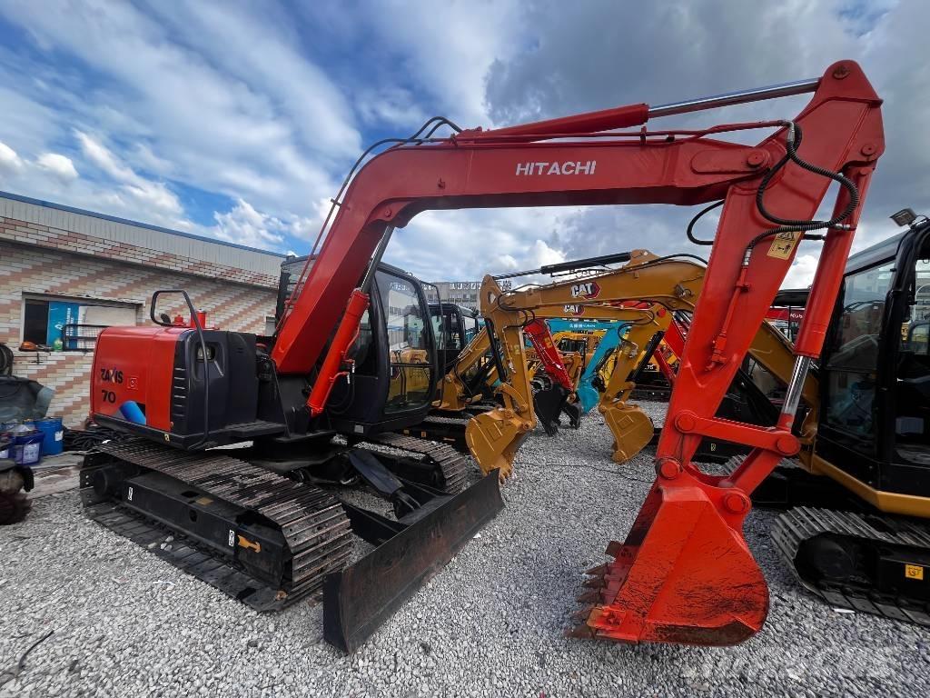 Hitachi ZX 70 中型挖掘机