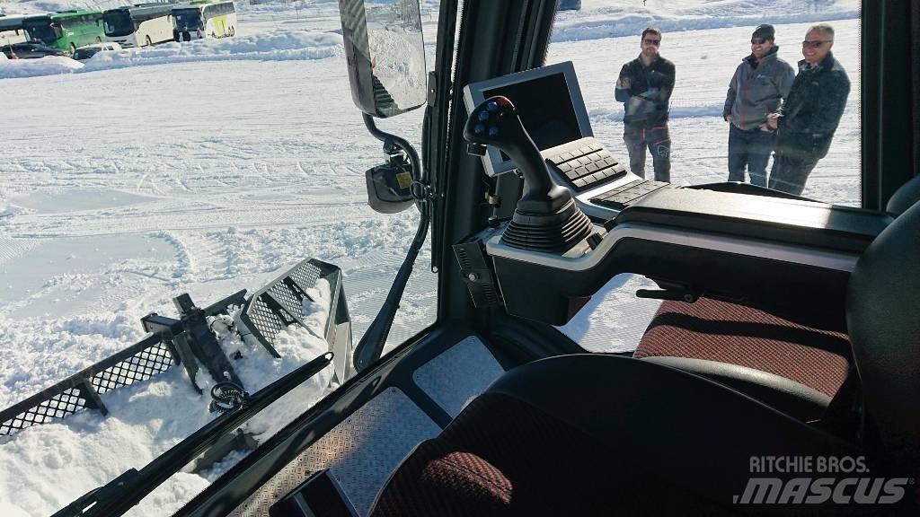 Prinoth Leitwolf 铲雪车