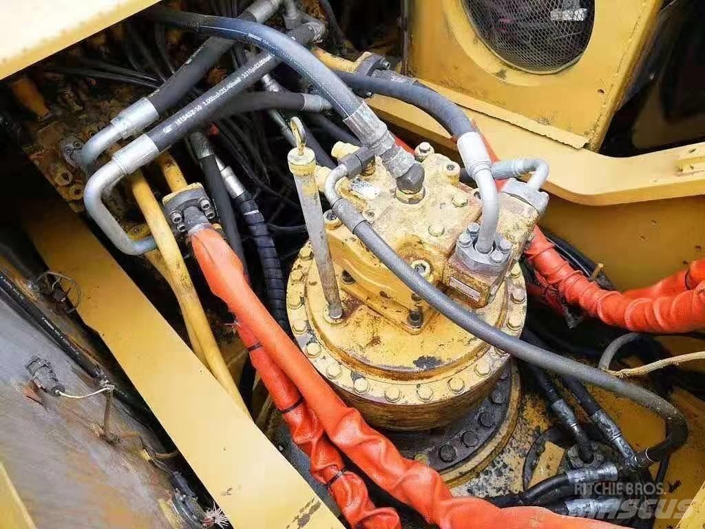 CAT 330 D 履带挖掘机