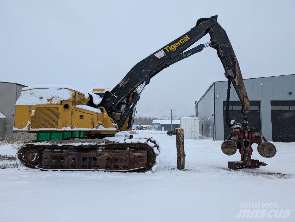 Tigercat 855D 收割机