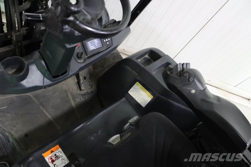 CAT EP35N 电动叉车