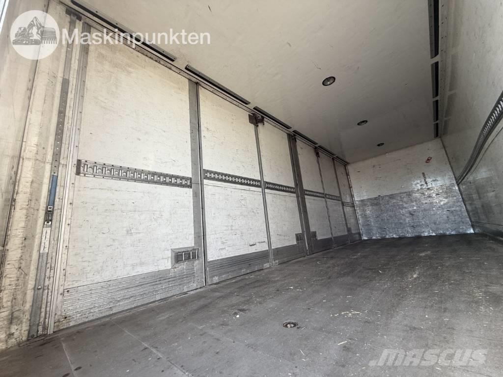 Volvo FM 460 集装箱叉车