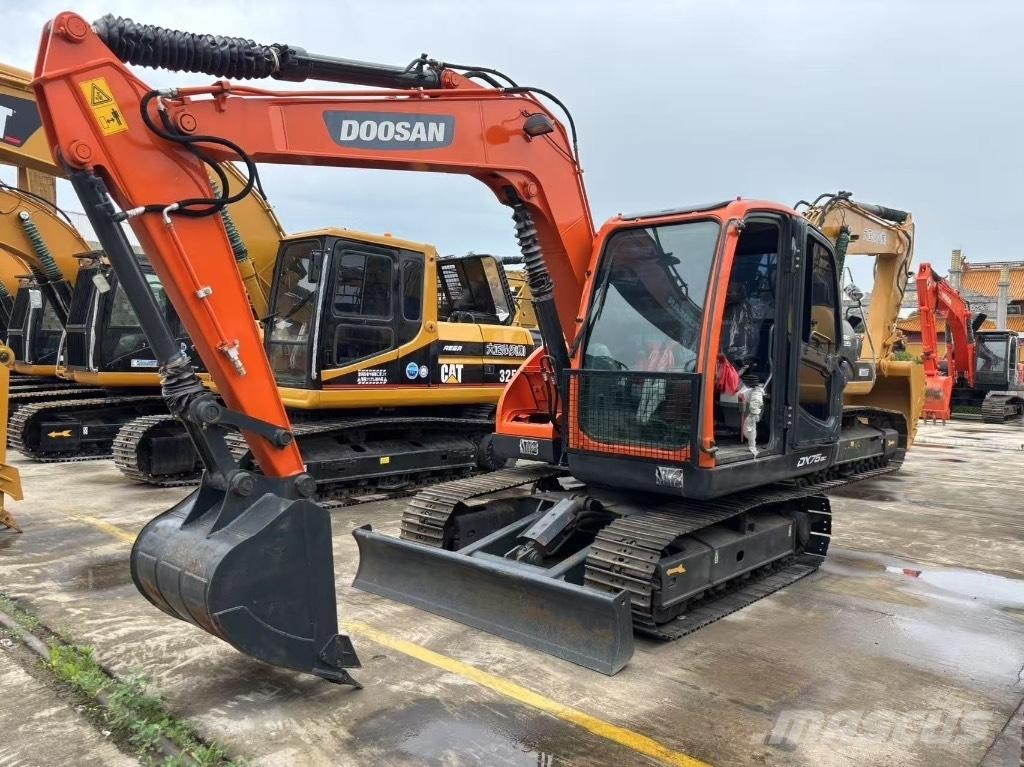 Doosan DX 75-9 小型挖掘机